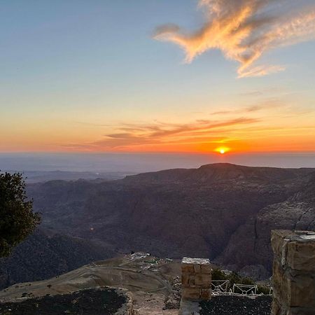 Jabal Dana Hotel - The Highest Hotel In Jordan Exterior photo