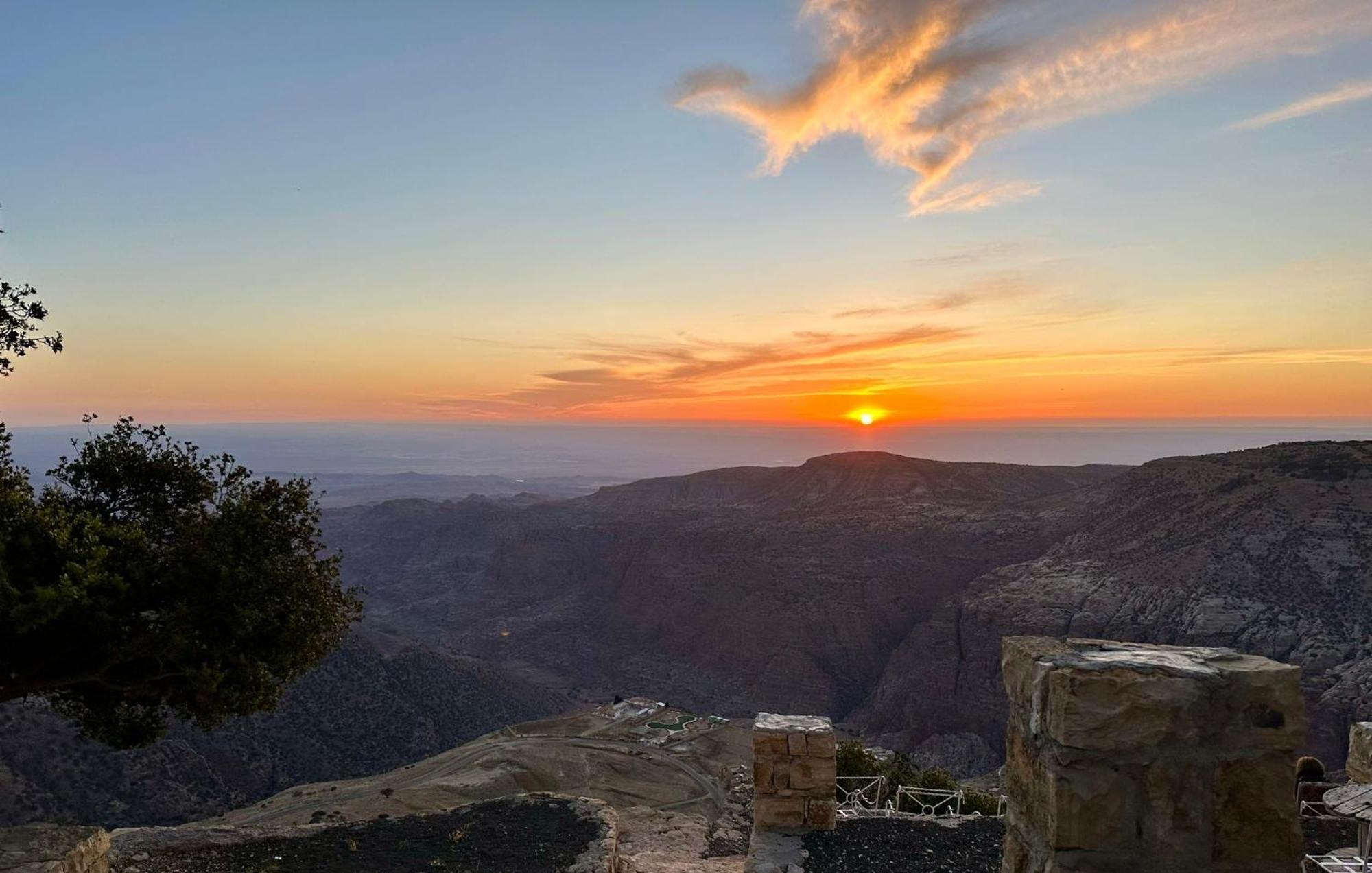 Jabal Dana Hotel - The Highest Hotel In Jordan Exterior photo